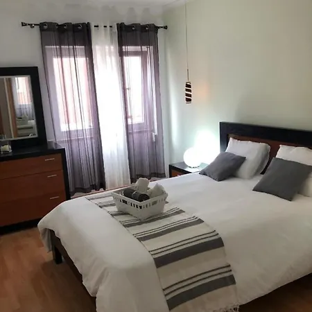 Jusqu'a 6 Personnes Sur La Presqu'ile De Surf Portugal Peniche